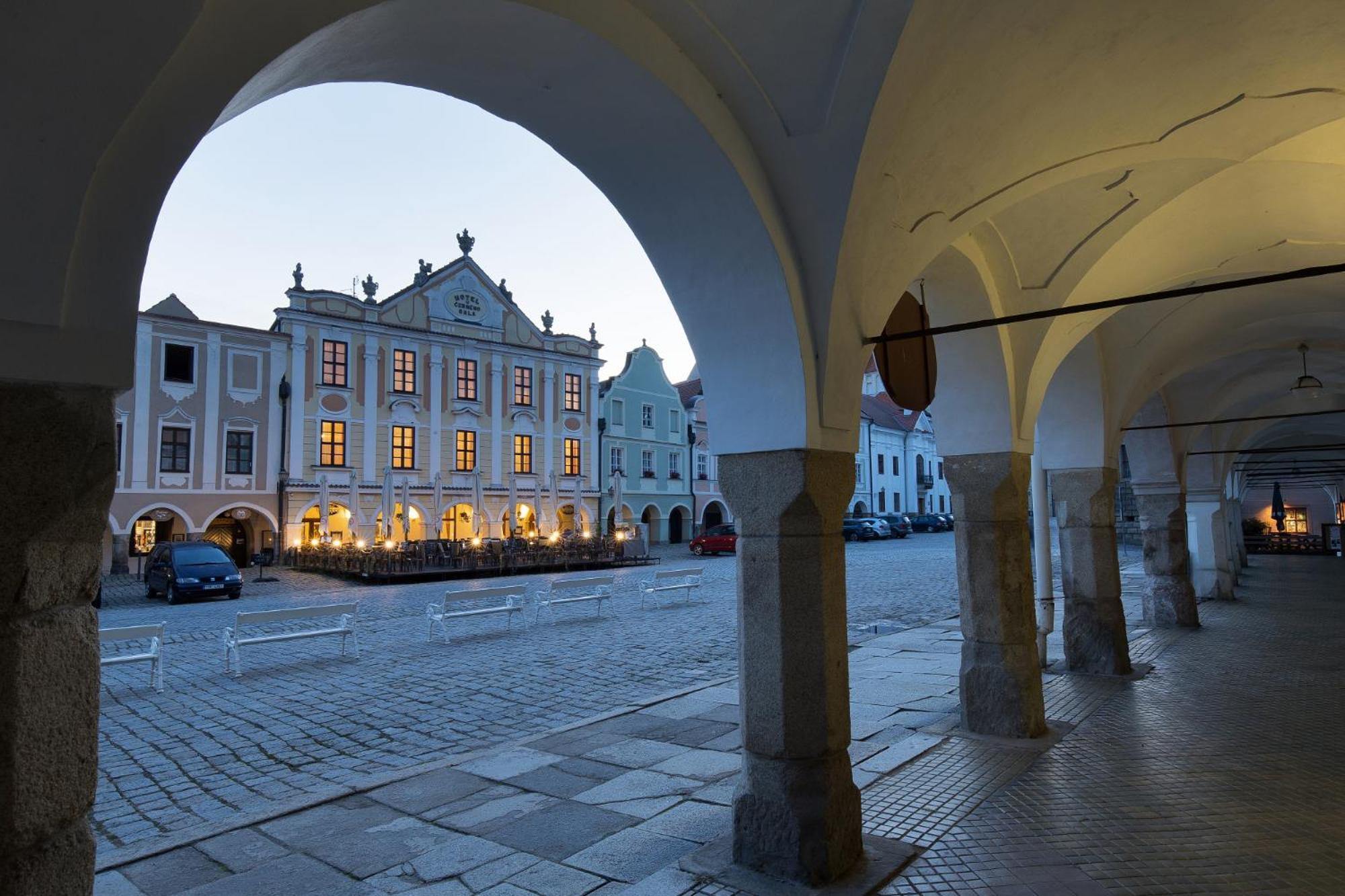 Hotel U Cerneho Orla Telč Exterior foto