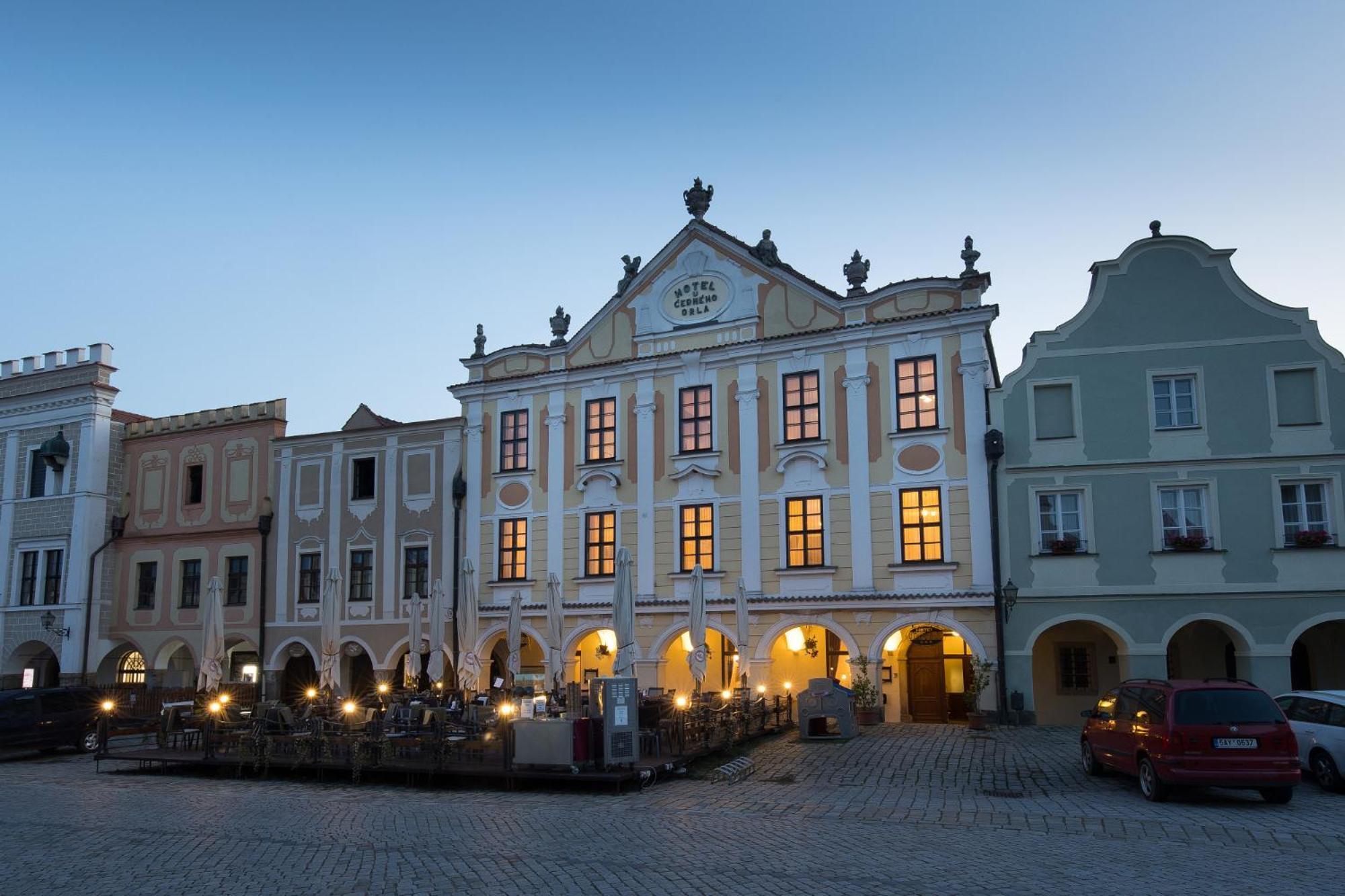 Hotel U Cerneho Orla Telč Exterior foto