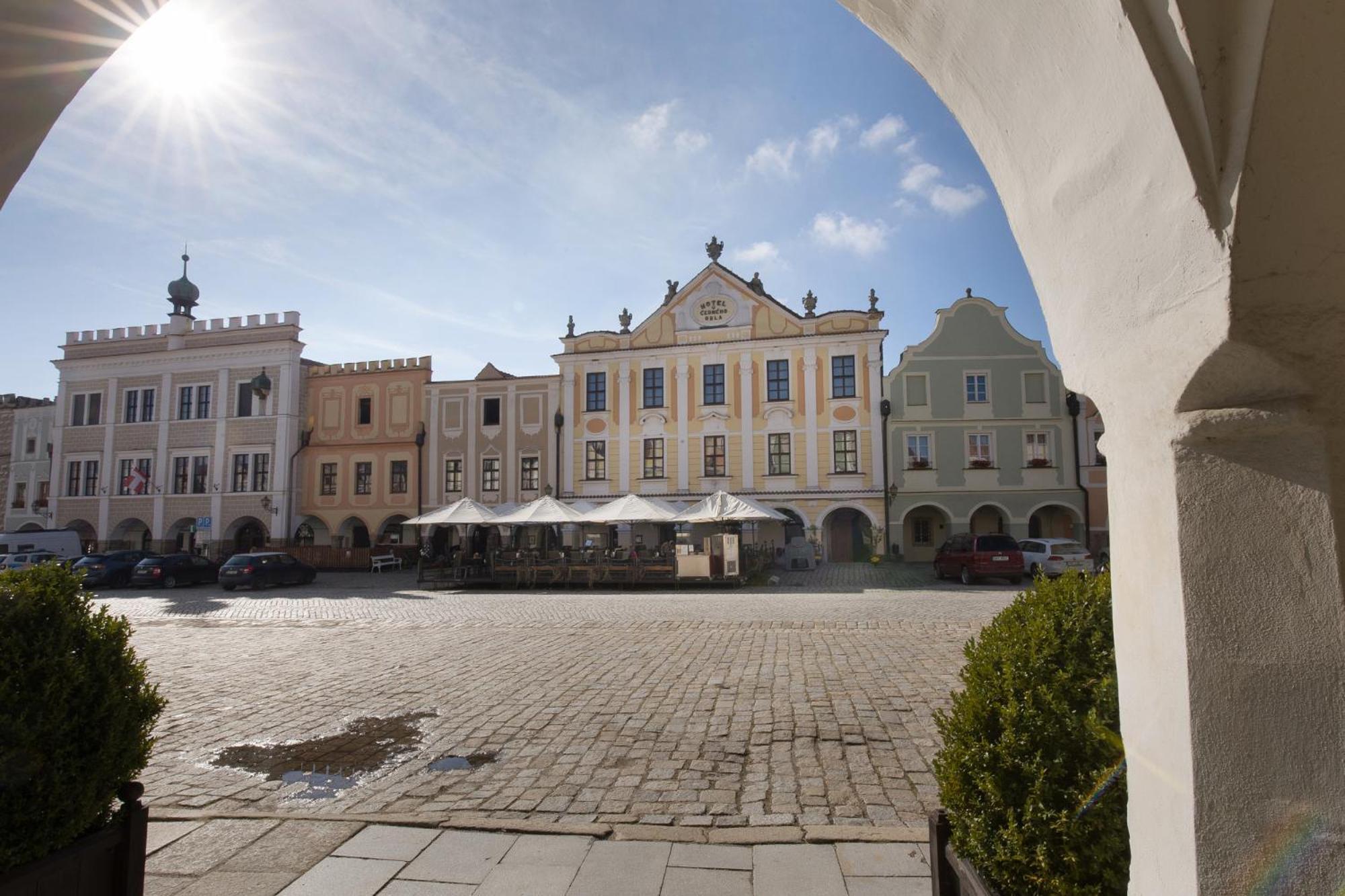 Hotel U Cerneho Orla Telč Exterior foto